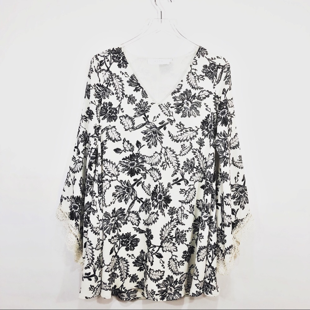 ASTR‎ Shift Dress - XS - Picture 2 of 6